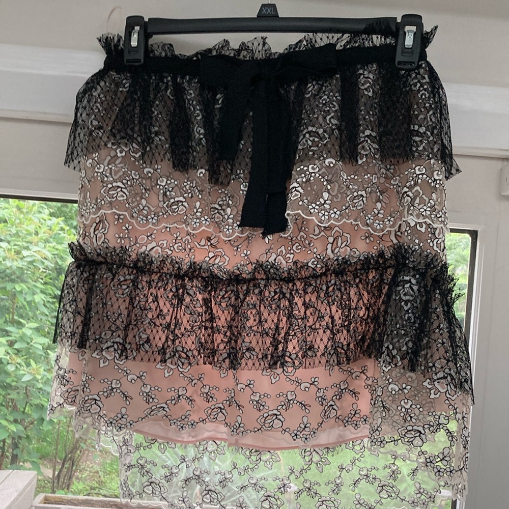 Philosophy di Alberta Ferretti Black and Pink Ruffled Mini Skirt